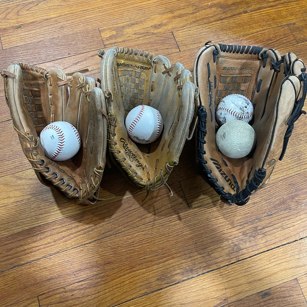 2 Rawlings + 1 Mizuno Baseball Gloves w/ 3 Baseballs